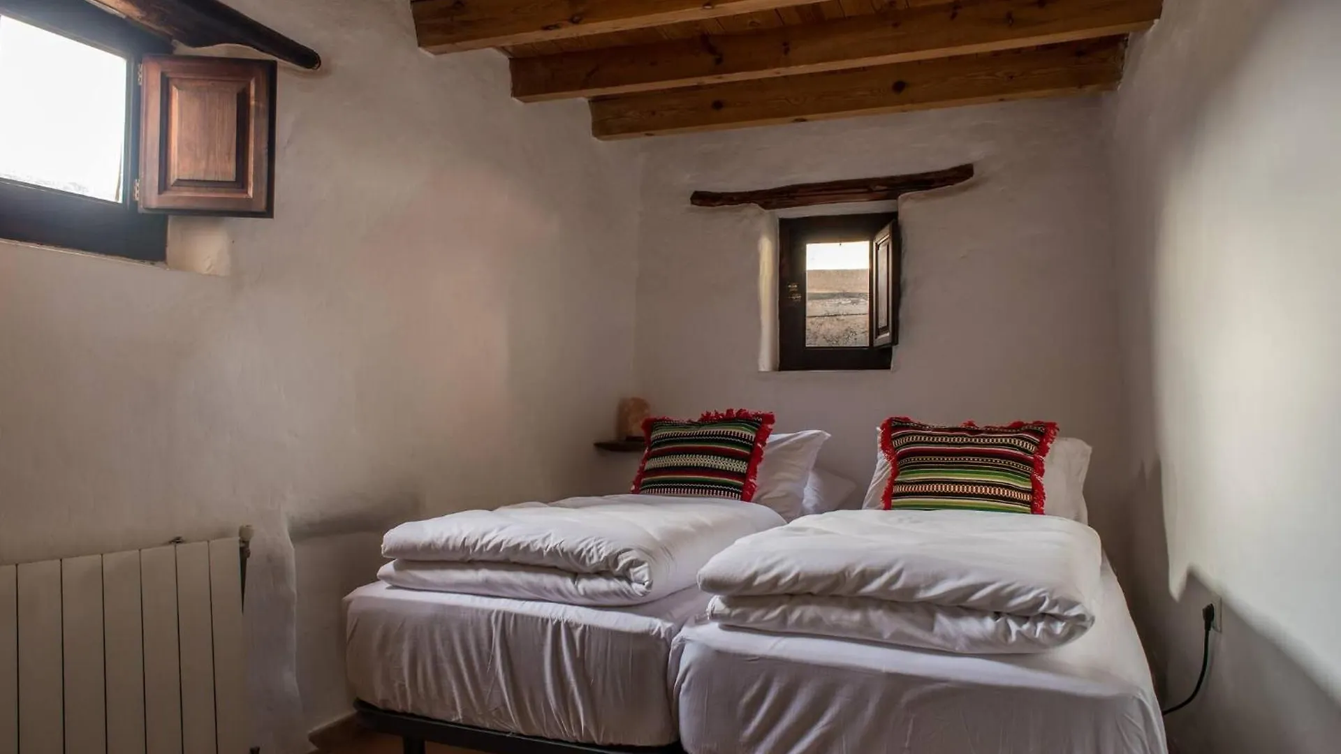 Casa Walhallacorti Jo Paramo パンパネイラ 別荘